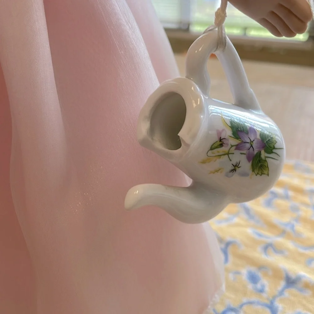 Avon 2000 Special Memories Tea Time Porcelain Doll Preloved